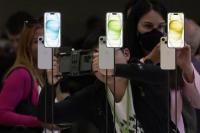 Media China Sebut Amerika Ketakutan Hingga Larang Pegawai Pakai iPhone