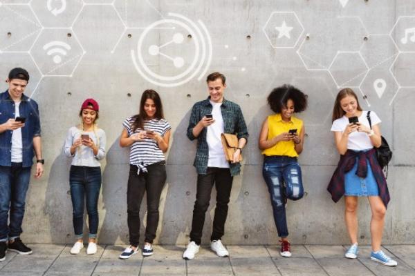 Menurut penelitian, 40 persen Gen Z sudah sadar pentingnya tips hemat dengan menabung untuk masa depan mereka