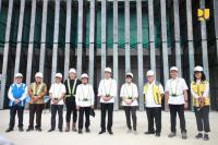 Jokowi Pasang Bilah Garuda Perdana di Kantor Presiden IKN