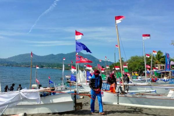 Diikuti Nelayan, Kemendikbudristek Gelar Lomba Perahu Layar Tradisional