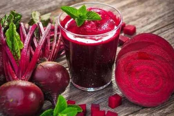 bit kaya akan serat, folat, mangan, zat besi, potasium, dan vitamin C. Berkat kandungan tersebut, bit bisa digunakan untuk mengatasi masalah kesehatan.