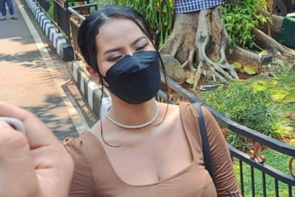 Tersangka film porno Siskaeee langsung ditahan oleh Penyidik Polda Metro Jaya