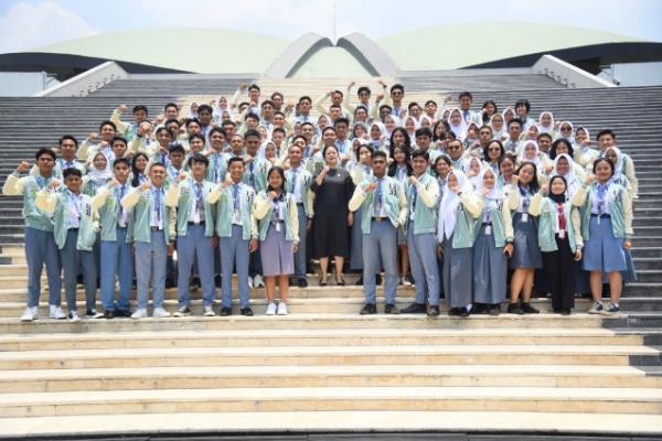 Ketua DPR Terima Kunjungan 100 Ketua OSIS Indonesia