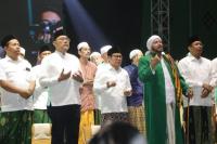 Cak Imin dan Habib Syech Sholawatan Bareng Puluhan Ribu Jamaah