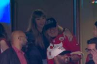 Taylor Swift Bawa Hoki, Travis Kelce Kembali Raih Kemenangan untuk The Chiefs