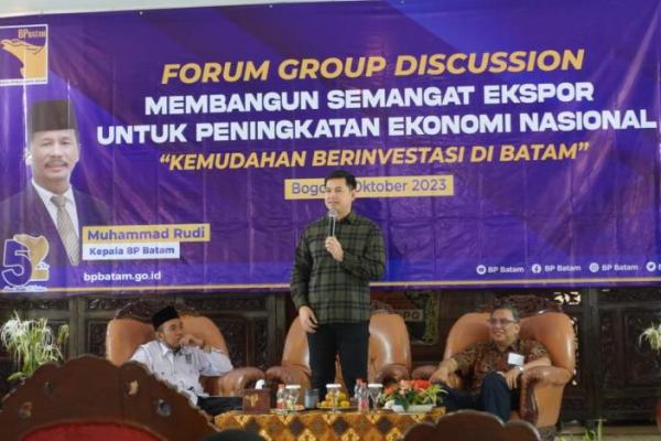Anggota DPR RI Tommy Kurniawan mengajak masyarakat untuk berinvestasi di Batam. Kenapa?