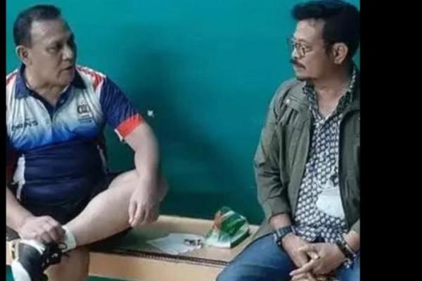 Pertemuan Firli Bahuri dan eks Mentan SYL di salah satu GOR Badminton terkait foto yang beredar dibenarkan.