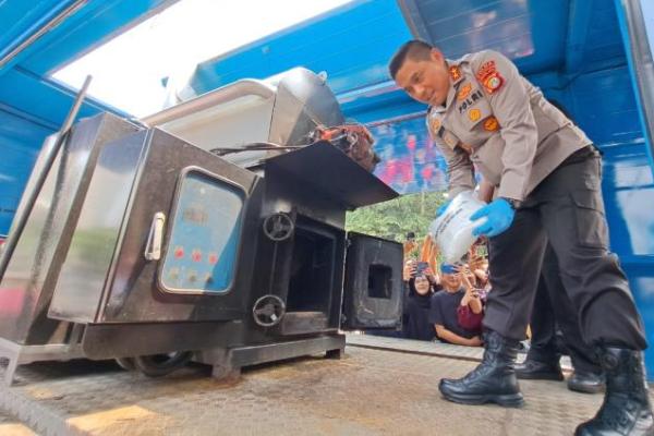 Polda Metro Jaya melakukan pemusnahan barang bukti hasil pengungkapan kasus narkotika