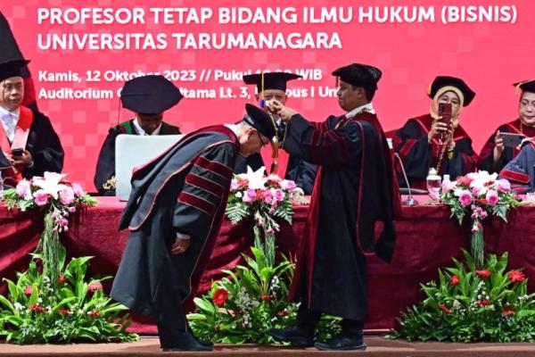 Guru Besar Ilmu Hukum Bisnis Universitas Tarumanagara (Untar), Prof. Dr. Gunardi Lie menyoroti kepailitan dalam hukum bisnis di Indonesia.