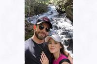 Menikahi Alba Baptista, Chris Evans Bangga Pakai Cincin Kawin