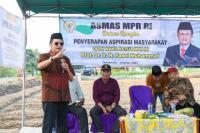 Fadel Muhammad Gelar Demplot Jagung Hibrida dan Berikan 500 Bibit Pohon Langsung Ke Petani