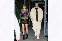 Hadiah Valentine Apa yang Cocok untuk Wanita Sekelas Taylor Swift? Travis Kelce Stres!