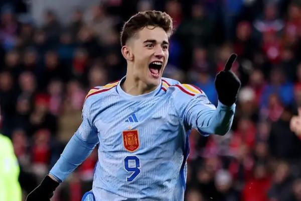 Pelatih Spanyol Ogah Tanggung Jawab atas Cederanya Gavi