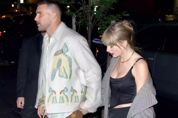 Perdana di Publik, Taylor Swift dan Travis Kelce Tampil Mesra