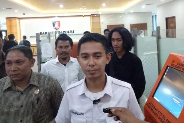 Kedatangan kami hari ini ke Bareskrim Polri terkait laporan kami pada 15 Agustus di Polres Kota Kendari terkait dugaan penyebaran berita hoaks. Panggilannya terkait saksi klarifikasi.