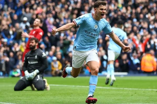 Manchester City sepakat melepas Julian Alvarez ke Atletico Madrid, yang membutuhkan penyerang baru pasca Alvaro Morata memutuskan kembali ke Serie A.