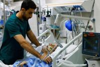 Ahli Bedah RS Indonesia di Gaza Operasi Pasien di Koridor karena Dibom Israel