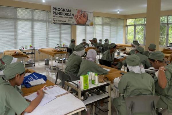 Kemenbudristek kembali menggelar Pendidikan Kecakapan Kerja (PKK) untuk membuka peluang kerja dan keterampilan