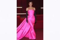 Bak Seorang Putri, Kim Kardashian Menawan dengan Gaun Balenciaga Pink