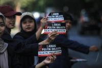 Aliansi Mahasiswa dan Masyarakat Jatim Sebut Kebijakan Jokowi Makin Memenjarakan Rakyat Demi Kepentingan Oligarki
