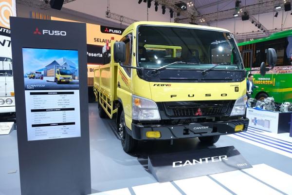 Mitsubishi Fuso bangga bahwa unit Fuso Canter Special Edition ini telah diterima dengan baik oleh konsumen kami di Banjarmasin, PT. Joh Sukses Mandiri Motor