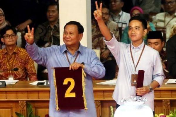 Elektabilitas pasangan capres-cawapres nomor urut 2, Prabowo Subianto dan Gibran Rakabuming Raka masih stagnan. Pilpres satu putaran sulit terjadi.