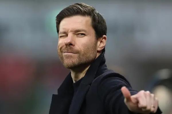 Dirumorkan ke Bayern dan Liverpool, Xabi Irit Bicara