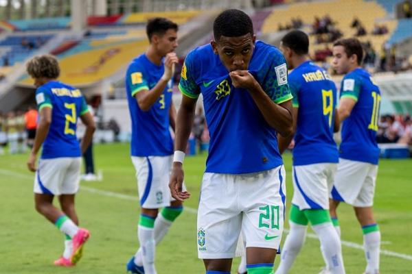 Timnas Brasil U-17 memastikan lolos ke babak perempatfinal usai membungkam Ekuador U-17 dengan skor 3-1