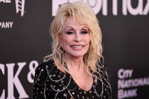 Texas Hold `Em No.1 Billboard Hot Country, Dolly Parton tak Sabar Dengar Album Lengkap Beyonce
 