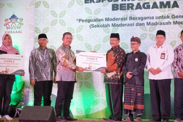 Kementerian Agama (Kemenag) meminta pengaplikasian moderasi beragama tidak hanya sekadar teori, melainkan implementasi serta diperluas di semua kementerian dan lembaga.