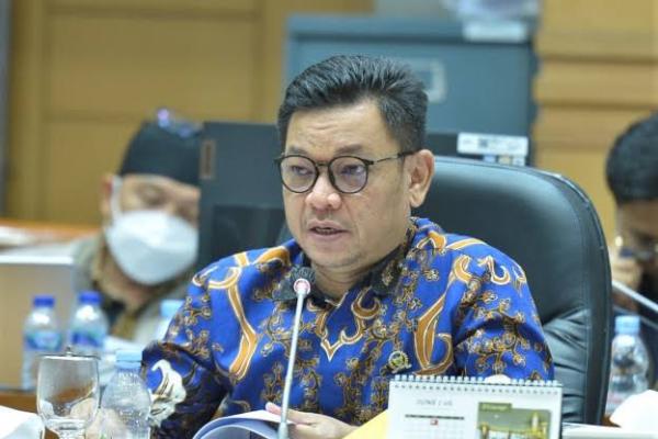 Wakil Ketua Komisi VIII DPR RI Ace Hasan Syadzily meminta Kementerian Agama meningkatkan pelayanan bagi para jemaah haji tahun 2024.