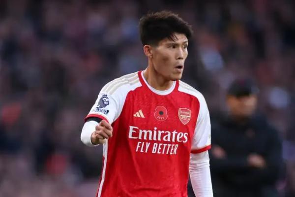 Arsenal Umumkan Perpanjangan Kontrak Takehiro Tomiyasu