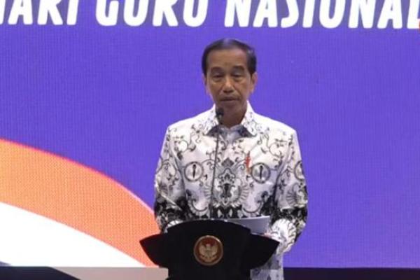Presiden RI Joko Widodo mengingatkan Menteri Pendidikan, Kebudayaan, Riset, dan Teknologi (Mendikbudristek) Nadiem Anwar Makarim mengenai perubahan kurikulum.