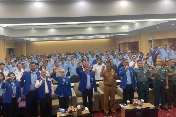 Ketua Umum DPP HNSI Herman Herry Adranacus resmi melantik Ketua DPD HNSI Kepulauan Riau (Kepri) periode 2023-2028, Eko Prihananto.