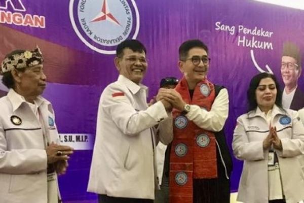 Prabowo sangat tergantung pada dukungan penguasa. Artinya Prabowo tidak memiliki kepercayaan diri.