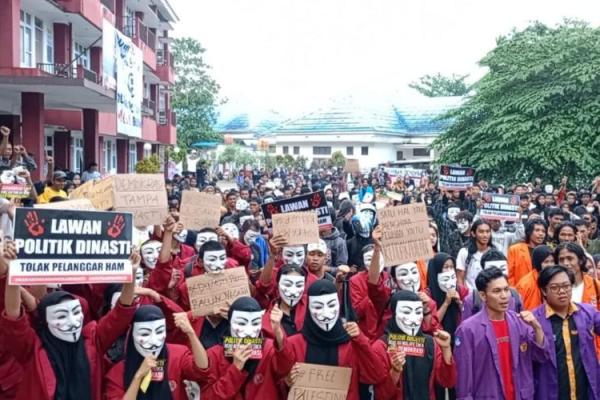 Ribuan Mahasiswa dan Rakyat Sultra Serukan Selamatkan Demokrasi dari Tirani dan Oligarki