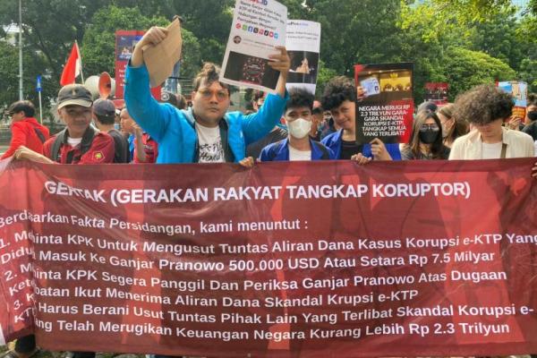 KPK dinilai masih memiliki pekerjaan rumah yang belum terselesaikan di kasus korupsi e-KTP yang merugikan negara sebesar Rp2,3 Triliun.