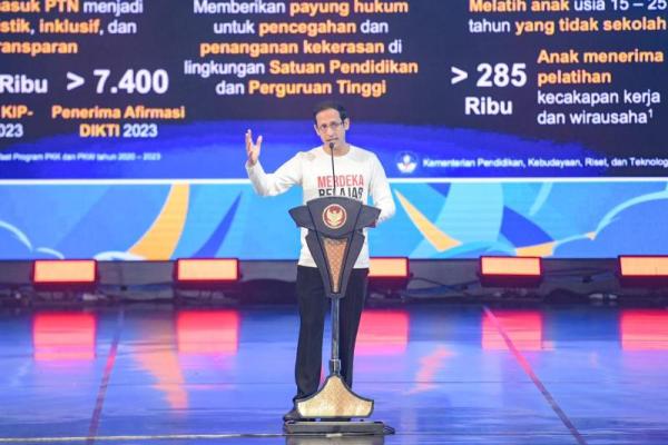 Nadiem Anwar Makarim memuji dampak satuan pendidikan vokasi baik SMK maupun politeknik terhadap upaya mewujudkan sumber daya manusia (SDM) unggul.
