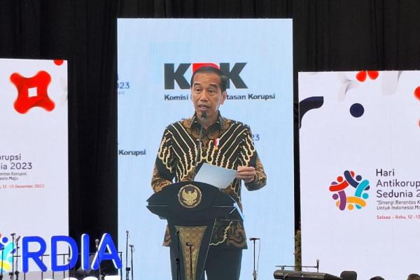Menurut Jokowi, UU Perampasan Aset sangat penting dalam upaya pemberantasan korupsi. 
