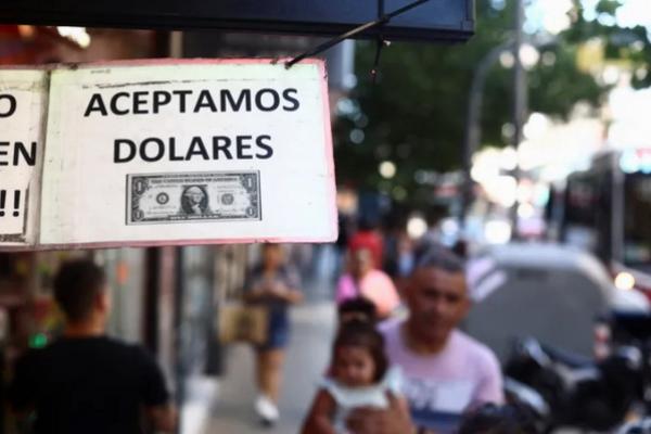 Javier Milei Terapkan Solusi Radikal Perbaiki Krisis Ekonomi Terburuk Argentina
 
 