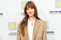 `Beauty Sleep`, Dakota Johnson Harus Tidur Minimal 10 Jam per Hari