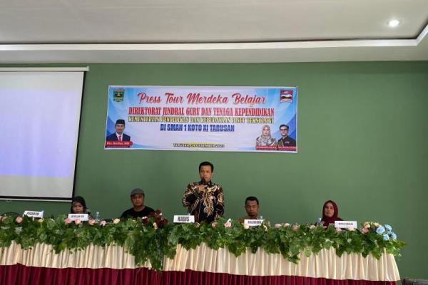 Kepala SMAN 1 Koto XI Tarusan, Yepi Herpanda menuturkan, saat ini sudah 100 persen dari total 80 guru di sekolahnya aktif di PMM