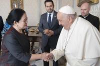 Puan Bertemu Paus Fransiskus Bareng Megawati di Vatikan, Bicara Perdamaian Dunia