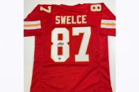 NFL Lelang Jersey Khusus `Swelce` Sebutan Populer Taylor Swift dan Travis Kelce
