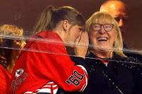 Hubungan Taylor Swift dan Travis Kelce Direstui, Orangtua Telah Saling Bertemu