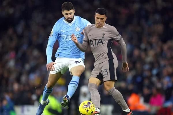 Tampil Apik di Spurs, City Ingin Pulangkan Pedro Porro