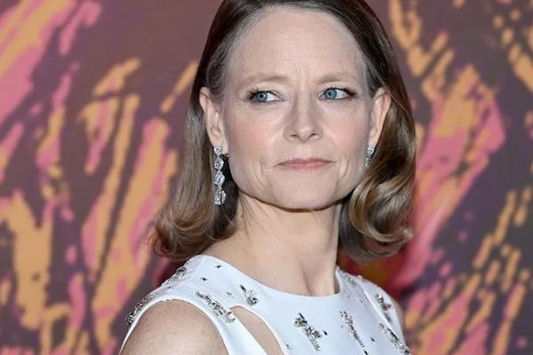 Blak-blakan Jodie Foster Jengkel Kerja Bareng Gen Z