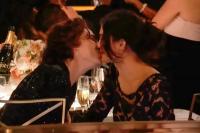 Hot Couple! Timothee Chalamet Cium Kylie Jenner di Pesta Golden Globes 2024