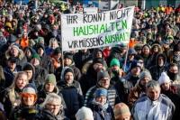 Subsidi Dicabut, Petani Blokir Jalan-jalan di Jerman dengan Traktor