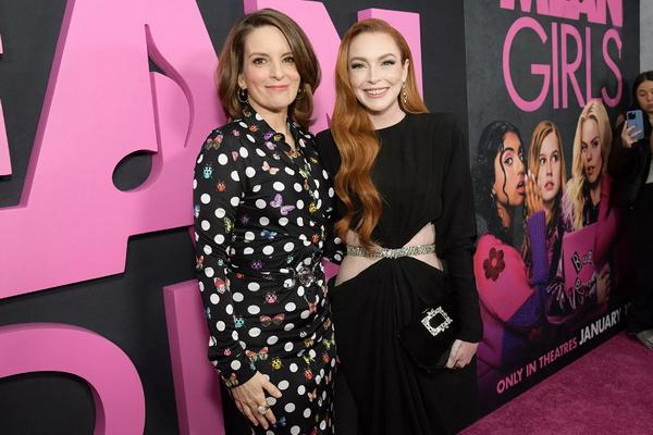  
Lindsay Lohan dkk Sudah Jadi Ibu-ibu, Tina Fey Urung Pakai Pemeran Asli Mean Girls